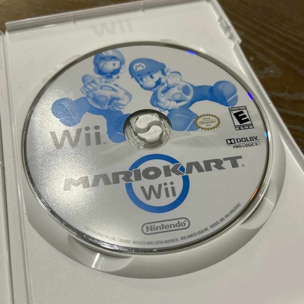 Mario Kart Wii (Nintendo Wii 2008) CIB Complete In Box & Steering Wheel OEM